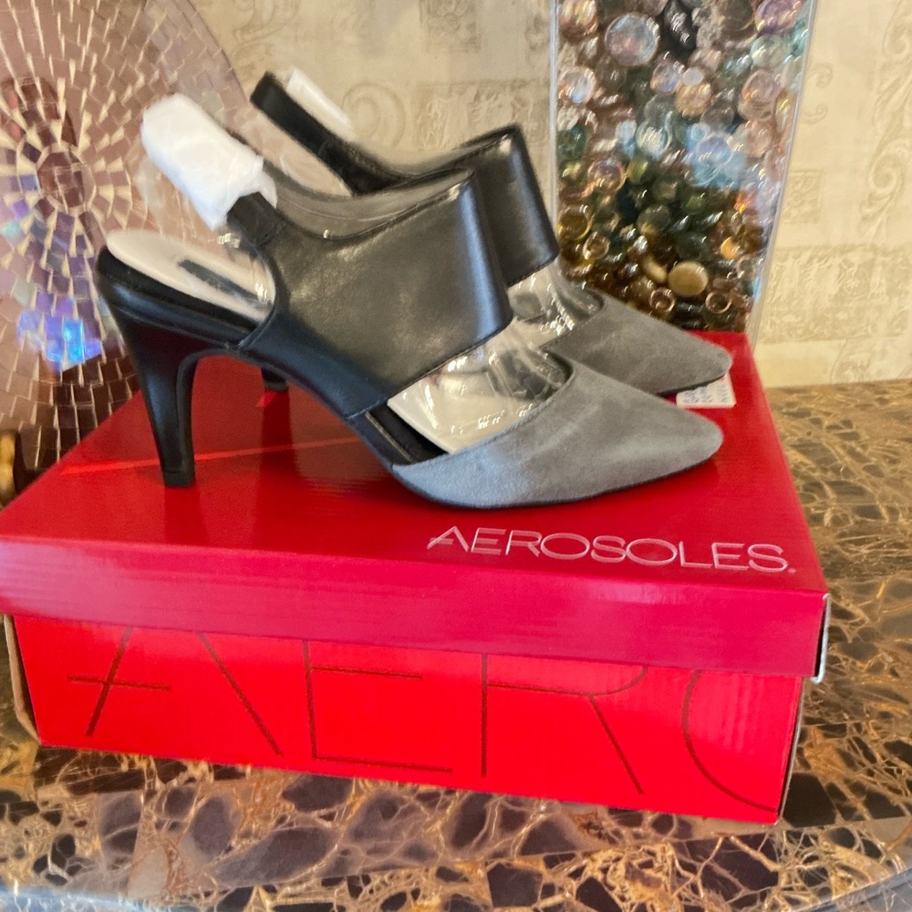 AEROSOLES Black and Gray Heels with Metallic Finish Brand New